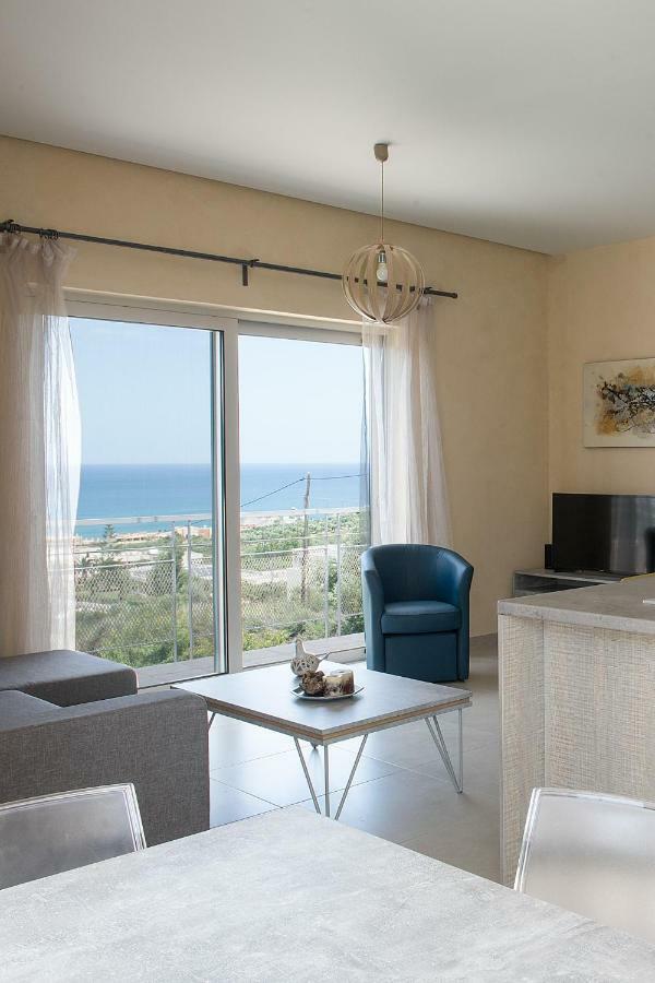 Pantanassa Villa Thalia Agia Marina  ภายนอก รูปภาพ